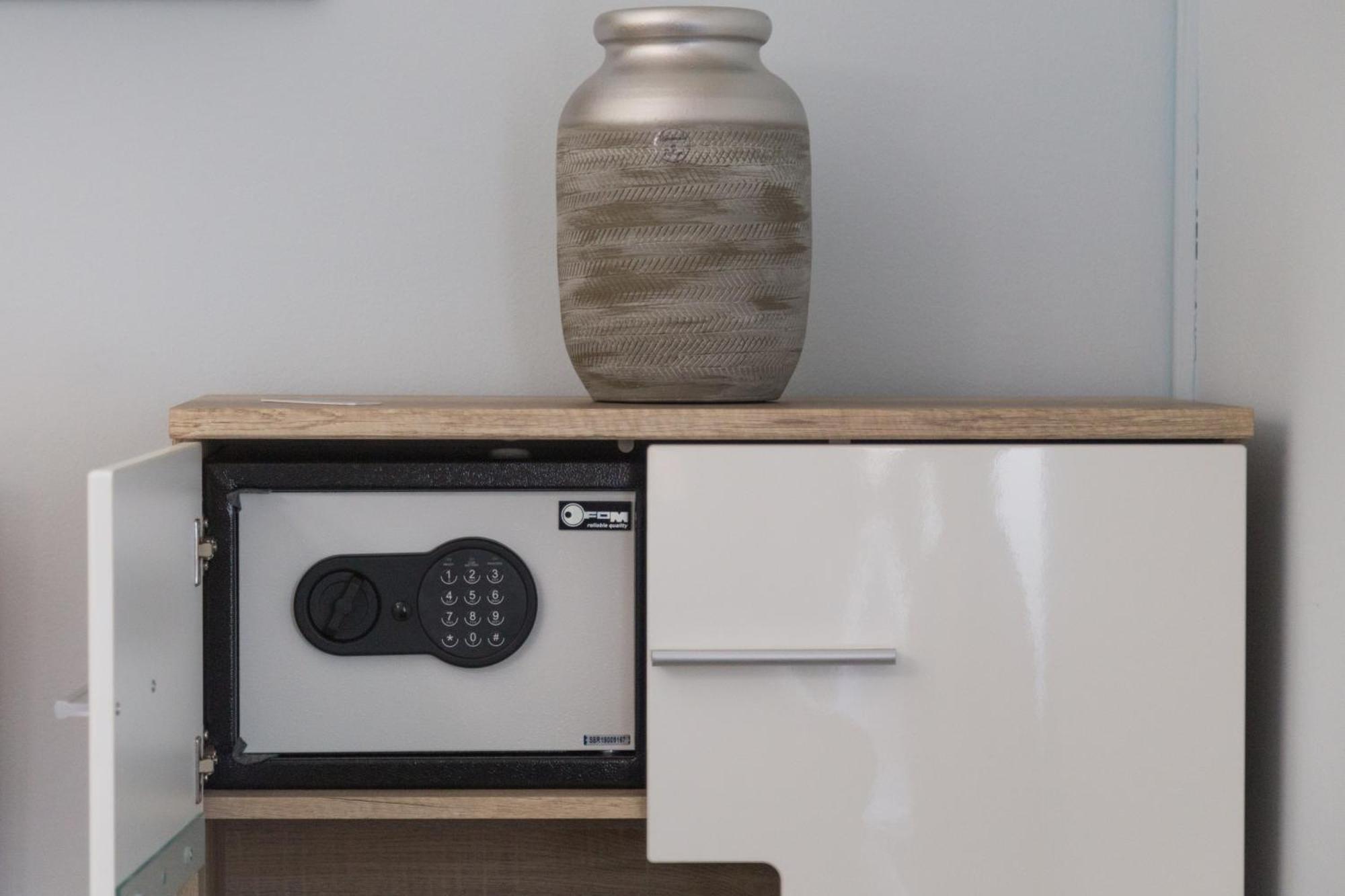 Happy Apartment *