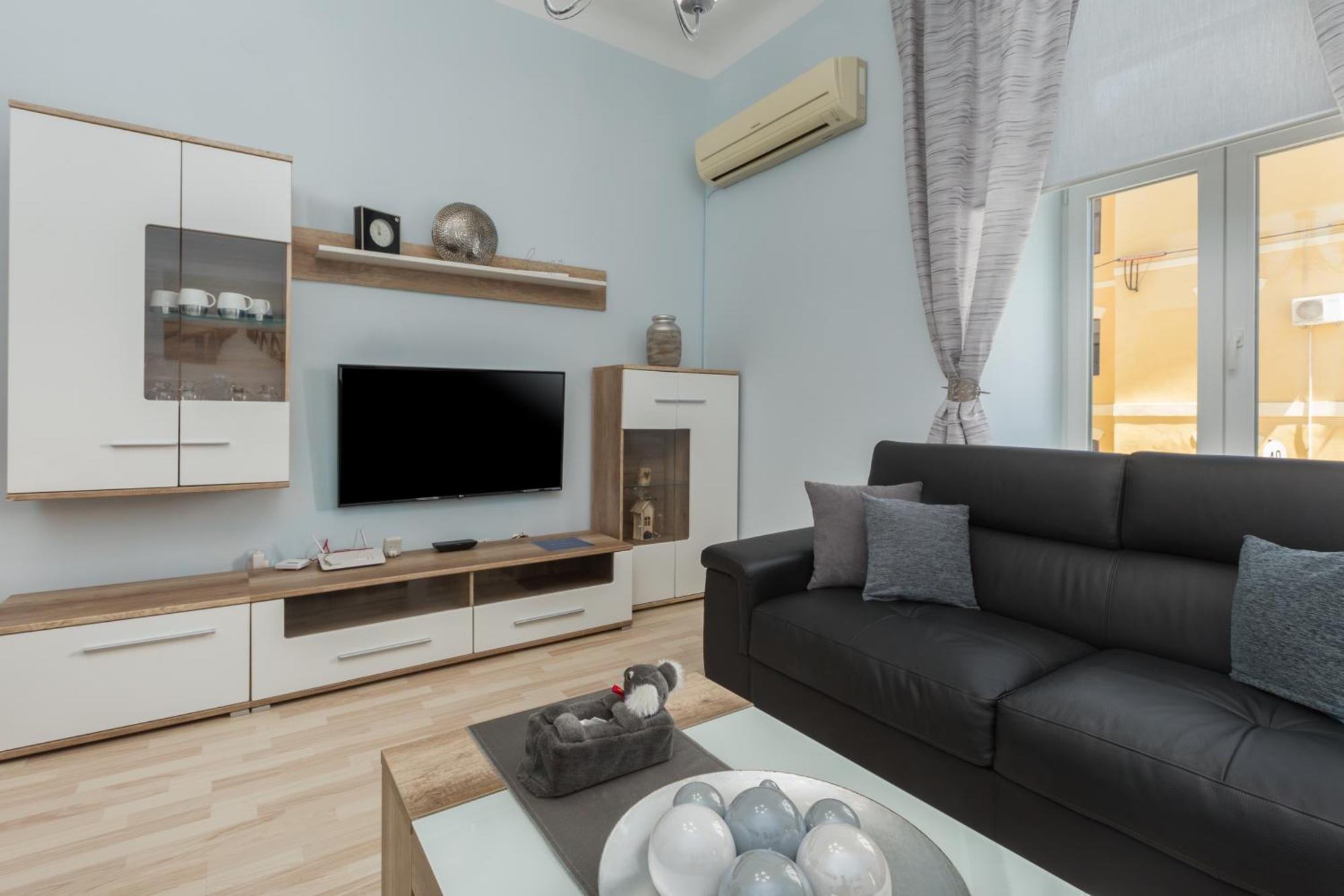Apartment Happy
